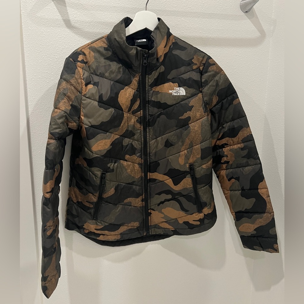 The North Face Women’s Camo Puffer Sweater Jacket Size Medium Worn Once
